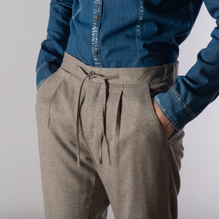 jogging trousers with drawsting
